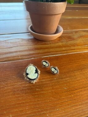 Black and Cream Cameo Brooch with Screw-On Matching Earrings